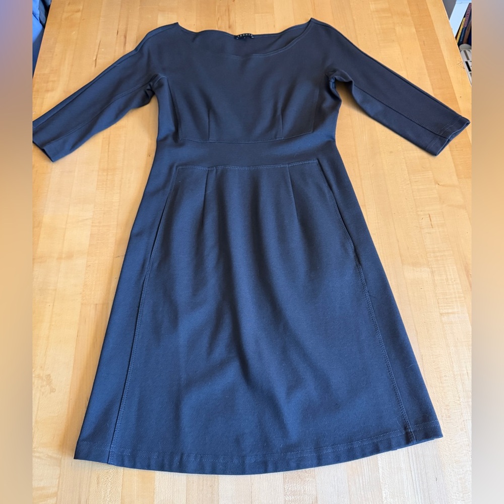 Theory Stretchy Scoop Neck Sheath Dress Gray Wardrobe Basic *EUC* 🇺🇸 Made in USA - Picture 5 of 12